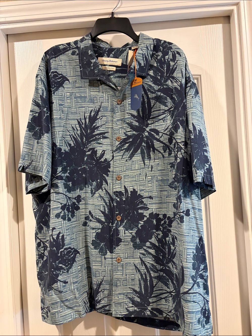 Tommy Bahama Light Blue and Navy Tropical Button-Down Shirt Silk NWT size XXL - Picture 4 of 6